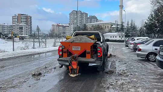 Başkan Palancıoğlu, karla mücadele için sahaya çıktı