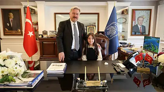 Başkan Palancıoğlu, koltuğunu küçük Toprak'a bıraktı