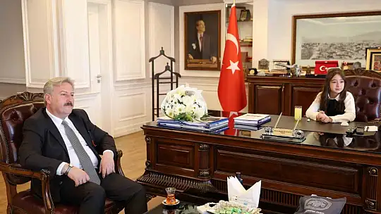 Başkan Palancıoğlu, koltuğunu küçük Toprak'a bıraktı