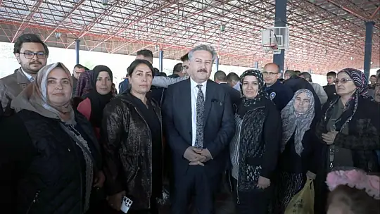 Başkan Palancıoğlu makamını Yıldırım Beyazıt Mahallesi'ne taşıdı