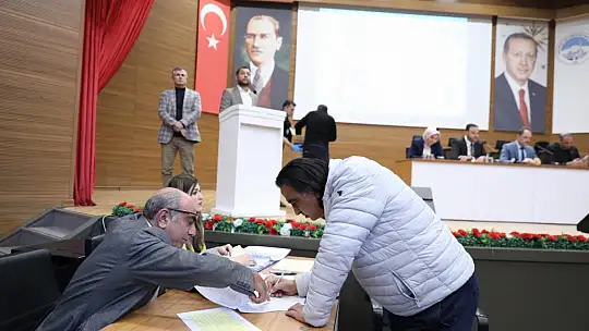 Başkan Palancıoğlu'nun benzersiz finans modeli vatandaşı ev sahibi yaptı