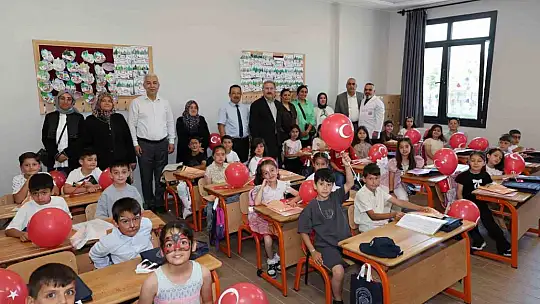 Başkan Palancıoğlu öğrencilerin karne heyecanına ortak oldu