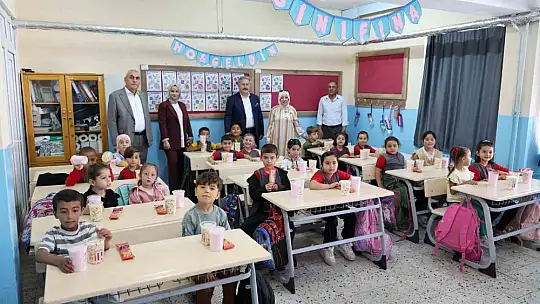 Başkan Palancıoğlu, öğrencilerin okul heyecanını paylaştı