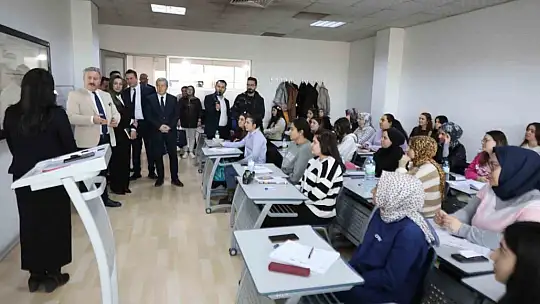 Başkan Palancıoğlu, sosyal tesislerde kursiyerlerle buluştu