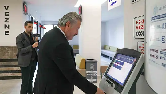 Başkan Palancıoğlu veznede emlak vergisini ödedi