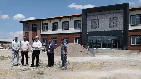 Başkan Palancıoğlu, Yıldırım Beyazıt Mahallesi'ndeki okul çalışmalarını inceledi