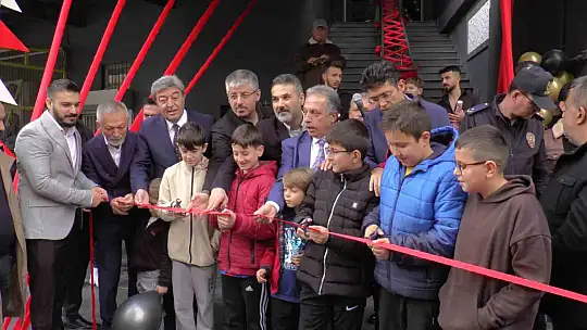 Başkan Yalçın: 'Şehirlerin yaşanan mekanlar olma şartlarından biri de sosyal, kültürel ve spor mekanlarına sahip olmasıdır'