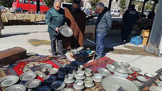 Başkan Yalçın Antika Pazarı'nda