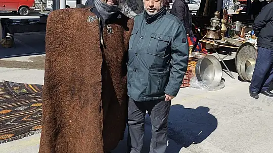 Başkan Yalçın Antika Pazarı'nda