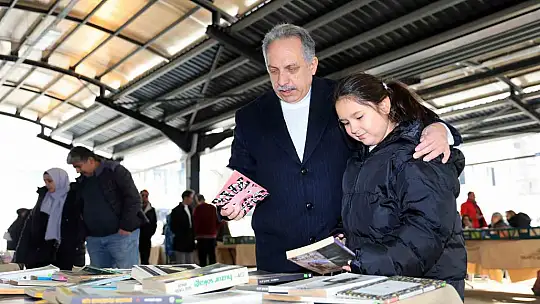 Başkan Yalçın'dan antika pazarı turu
