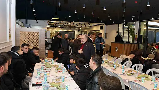 Başkan Yalçın gönül sofrasında vatandaşlarla iftar açtı