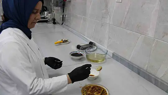 Bayramın vazgeçilmez tatlısı: 'Kayseri Nevzinesi'