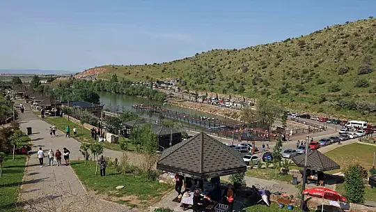 Bayramın vazgeçilmezi Zincidere Mesire Alanı