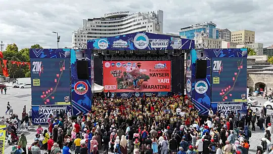 Bebekler ve çocuklar Uluslararası Kayseri Yarı Maratonu'na renk kattı