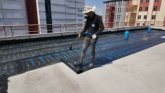 Bedesten katlı otopark çatısı yenileniyor