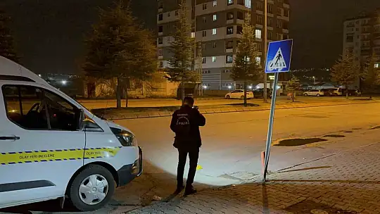 Bıçaklı kavgada ağabey-kardeş yaralandı: 2 yaralı