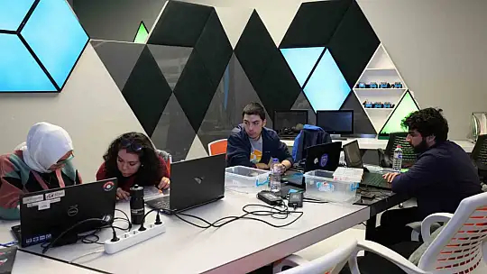 Bilim Merkezi'nden üniversite öğrencilerine ücretsiz Arduino eğitimi