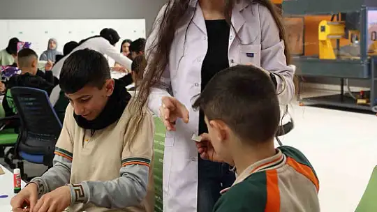 Bilim Merkezi, öğrencileri bilimle tanıştırmaya devam ediyor