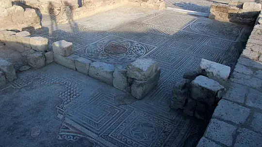 Bin 700 yıl önce yapılmış 3 boyutlu mozaikler kendine hayran bırakıyor