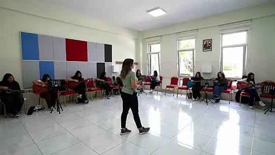 Bin 865 kursiyer konservatuvarda buluştu