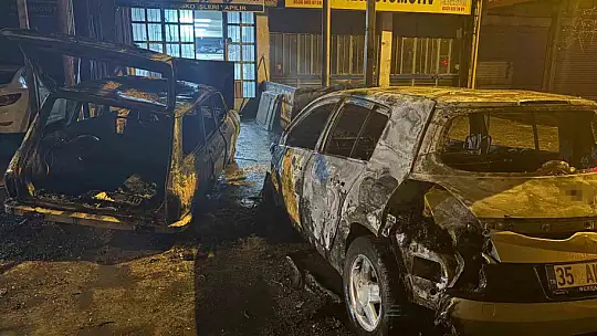 Bir gün önce oto sanayiye bırakılan kazalı otomobil alev aldı