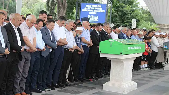 Bisikletten düşerek hayatını kaybeden özel kalem müdürü toprağa verildi