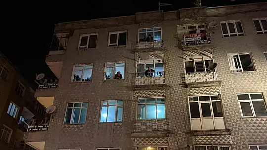 Bodrum katta çıkan yangın paniğe neden oldu