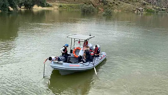 Boğulmamak için çırpınmayın