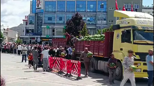 Bu da ücretsiz karpuz kuyruğu