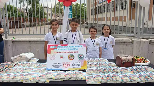 Bu kitabın 100 yazarı var