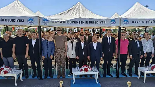 Bu sergide eserlerin kokusu misafirleri karşıladı