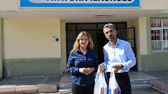 Bünyan Belediye Başkanı Selahattin Metin'den öğrencilere kırtasiye desteği