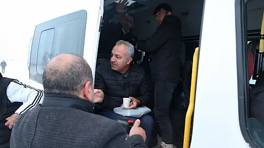 Bünyan Belediyesi kar mesaisindekilerin içini ısıttı