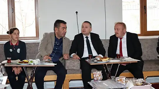 Bünyan'da Gazze ve Doğu Türkistan için düzenlenen hayır panayırına yoğun ilgi