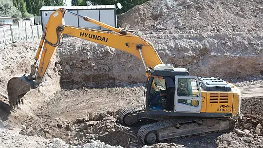 Bünyan'da hükümet konağı yapım çalışmaları sürüyor