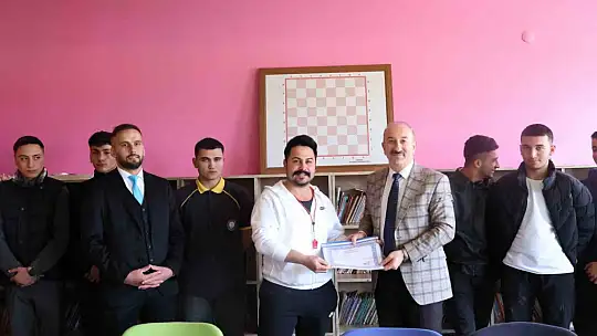 Bünyan'da öğrencilerin karne sevinci