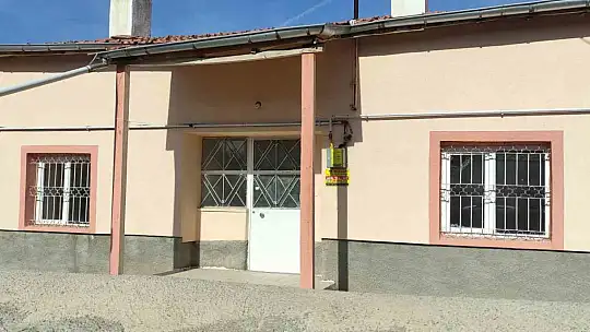 Bünyan'da yaşlı kadının evinin taşlandığı iddiası