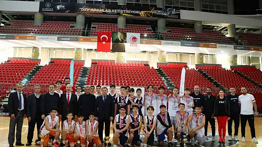 Bünyan Şehit Cennet Yiğit Ortaokulu Kayseri şampiyonu oldu