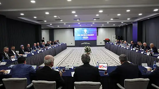 Büyükkılıç, AK Parti Yerel Yönetimler Toplantısı'na katıldı
