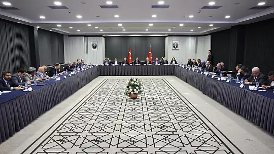 Büyükkılıç, AK Parti Yerel Yönetimler Toplantısı'na katıldı