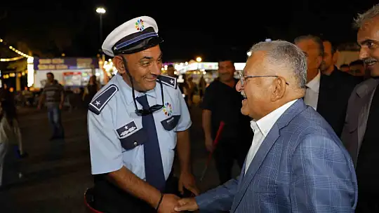 Büyükkılıç, Fuar38'de Kayserililerin coşkusunu paylaştı
