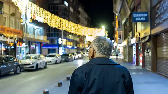 Büyükkılıç, Millet Caddesi'nde yapımı tamamlanan aydınlatma sistemini inceledi