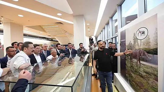 Büyükkılıç'tan Bakan Tunç'a, Kültepe Kaniş Karum ve 7,5 milyon yıllık fosillerin tanıtımı