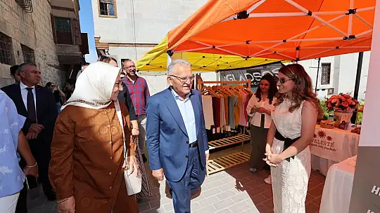 Büyükkılıç, Tasarımcı Kadınlar Etkinliği'nde girişimci kadınlarla bir araya geldi