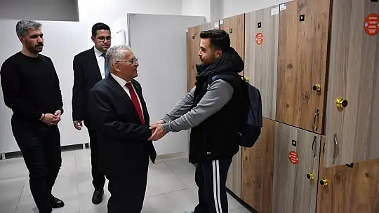 Büyükkılıç ve Boyraz, Talas Mevlana Sosyal Yaşam Merkezi'ni ziyaret etti