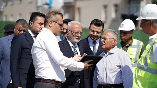 Büyükkılıç ve Elitaş, Kartal Katlı Kavşağı'ndaki çalışmaları yerinde inceledi