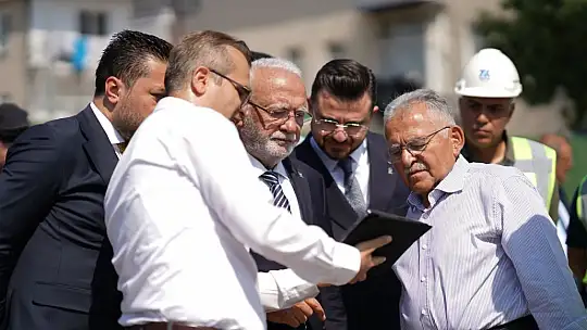 Büyükkılıç ve Elitaş, Kartal Katlı Kavşağı'ndaki çalışmaları yerinde inceledi