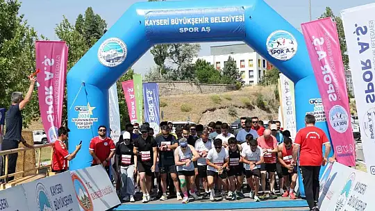 Büyükşehir, 15 Temmuz'un unutulmaz direnişini koşarak andı