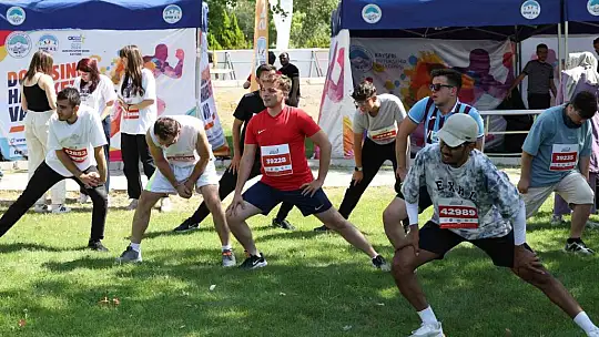 Büyükşehir, 15 Temmuz'un unutulmaz direnişini koşarak andı