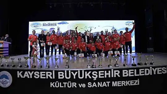 Büyükşehir, 2025 yılında 842 bin sporseveri buluşturdu: Sporun merkezi Kayseri